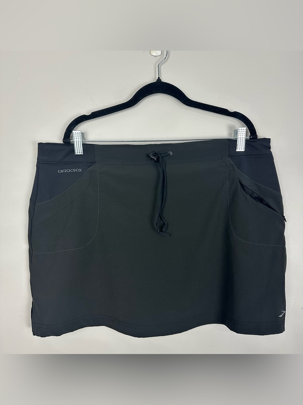 Brooks Women’s Equilibrium Athletic Tech Drawstring Skort Size XL Black